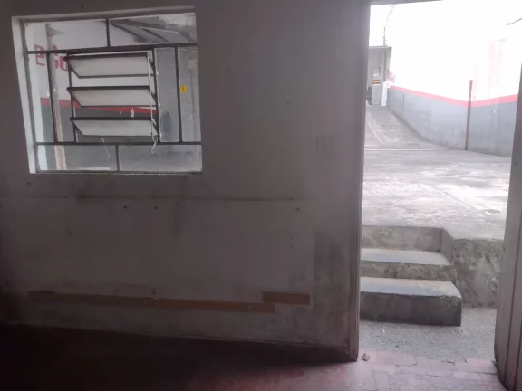 Imagem CASA COM ESPAÇO COBERTO IDEAL PARA OFICINA MECÂNICA