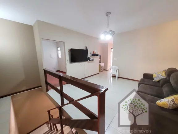 Imagem Casa ampla à venda próxima à Beira-Mar