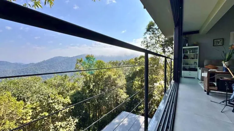 Imagem Casa Alto Padrão: Onde o Propósito Encontra o Silêncio das Montanhas