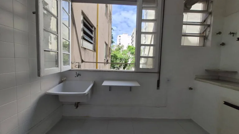 Imagem Leme Gustavo Sampaio Copacabana 7 andar fundos, Casinha de boneca reformado