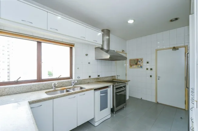 Imagem Apartamento Vila Mariana - 270M², 4 Dorms, 2 Suítes, 4 Vagas Demarcadas, Piscina, Churrasqueira, Academia, Salão de Festas e Jogos, Zelador.