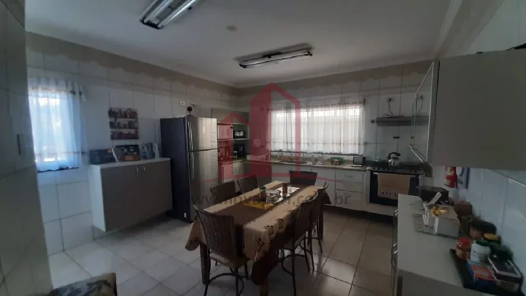 Imagem Chácara de luxo em condomínio: 3 quartos, 2 salas, 2 banheiros, 210m² - Jardim Lago da Cantareira, Mairiporã-SP.