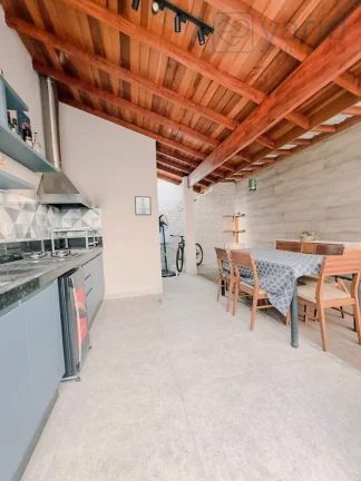 Imagem Casa em condomínio à venda em Jundiaí-SP, Residencial dos Ipês: 3 quartos, 1 suíte, 2 salas, 4 banheiros, 2 vagas, 140m².