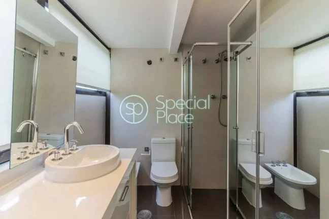 Imagem Apartamento com 217m² em Perdizes Living amplo com lareira, com caixilhos do piso ao teto, muito cl...