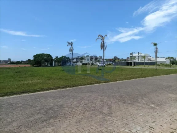 Imagem Casa geminada com 3 dormitórios no Loteamento Morada das Palmeiras em Torres/RS