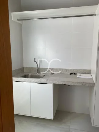 Imagem Condomínio Alphaville Nova Esplanada 3 - Venda Casa Térrea | AC 249m² | AT 465 m² | 3 Suítes | 1 Sala de TV | 5 Ban | 4Vagas | Piscina