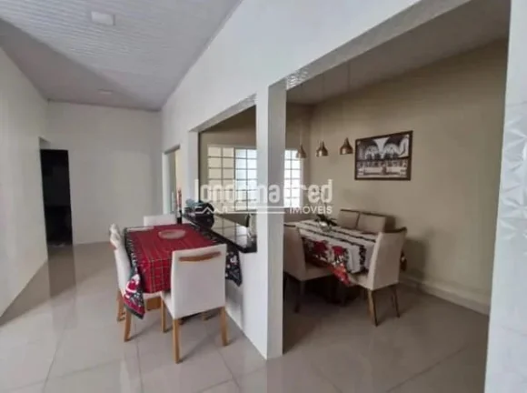 Imagem Casa à Venda em Ibiporã com 3 Quartos, 2 Banheiros, 4 Vagas de Garagem e 186 m² de Área Útil