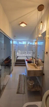 Imagem Casa com Espaço Gourmet e Hidro no Condomínio Portal Beija-flor, bairro Morada Du Park - Uberaba
