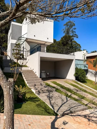 Casa à venda com 3 quartos, sendo 3 suítes, no condomínio Quintas da Boa Vista, Atibaia - SP