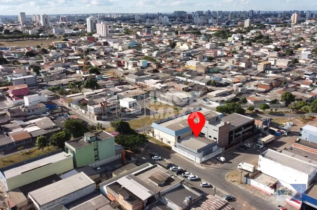 Imagem Prédio inteiro com 02 lojas em Samambaia Sul por R$ 850k