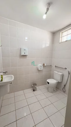 Imagem BARRACÃO DISPONÍVEL PARA ALUGUEL FRENTE PARA AV REINALDO CHICOSA EM FRANCA/SP