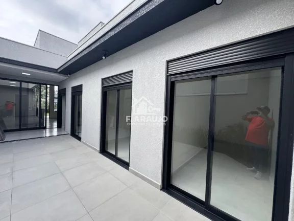 Imagem Casa em Condomínio de Luxo à Venda em Sorocaba-SP, Jardim Reserva Ipanema: 3 Quartos, 1 Suíte, 2 Salas, 2 Banheiros, 2 Vagas, 140m²