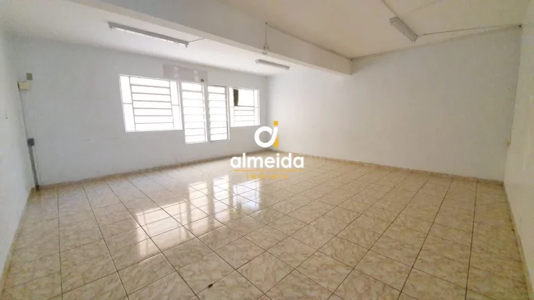 Imagem Sala Comercial 4 dormitórios à venda Centro Santa Maria/RS