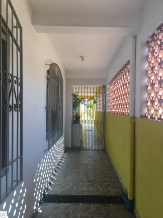 Imagem Excelente casa localizada no centro de Caieiras, imóvel pronto e comporta até 02 famílias com total conforto e segurança.
