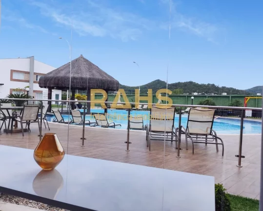 Imagem Linda Casa em Condomínio Fechado - Balneário Camboriú/SC Casa finamente mobiliada, em condomínio...