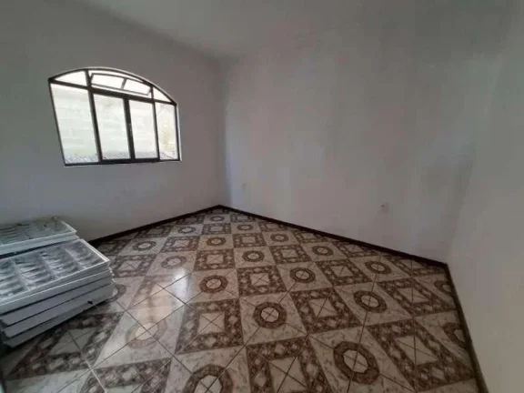 Imagem Casa aconchegante com cozinha com armários planejados, terraço amplo coberto e uma vaga de garagem localizado no bairro Santa Efigênia em Barbacena