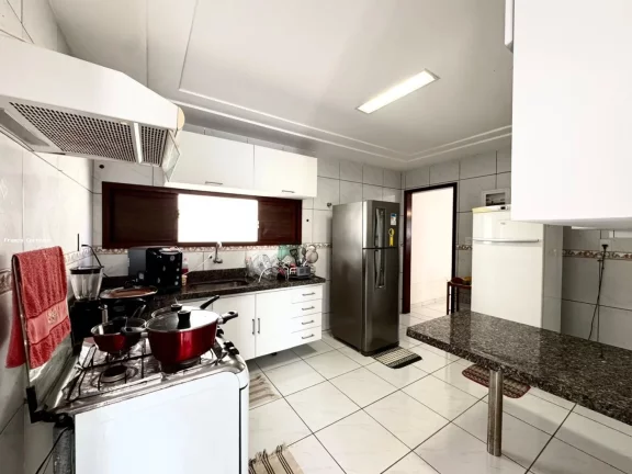 Imagem Casa para Venda em Natal, Neópolis, 4 dormitórios, 2 suítes, 4 banheiros, 2 vagas