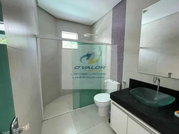 Imagem Vendo Casa em Condomínio Fechado, com 480m², 5 quartos s/ 5 suítes, espaço gourmet, piscina e 4 vagas
