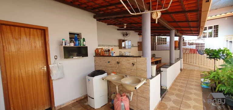 Imagem CASA RESIDENCIAL em ESMERALDAS - MG, NOVA ESMERALDAS