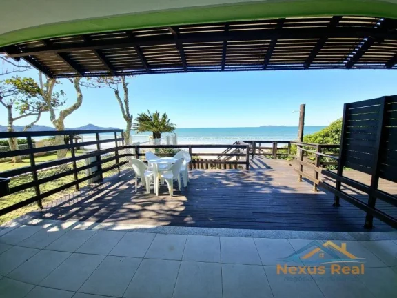 Imagem Casa Frente Mar com 3 Quartos