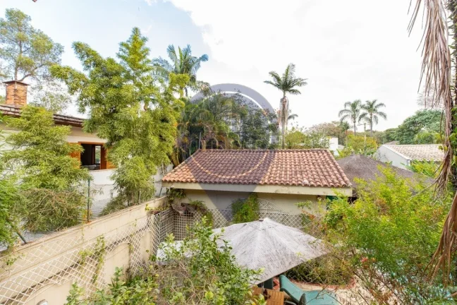 Imagem Casa à venda em Alto de Pinheiros, São Paulo-SP: 4 quartos, 2 suítes, 2 salas, 6 banheiros, 6 vagas, 198m². Venha Conferir!