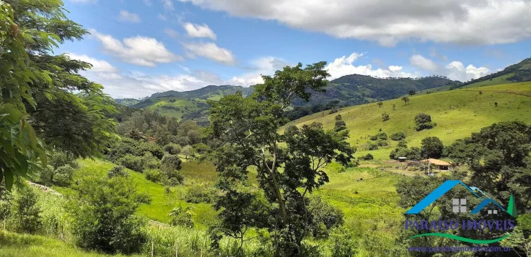 Imagem Vista espetacular e segurança: seu terreno te espera em Paraisópolis!