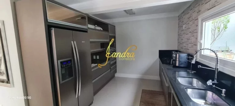 Imagem Sobrado triplex com 05 suítes mobiliado e decorado