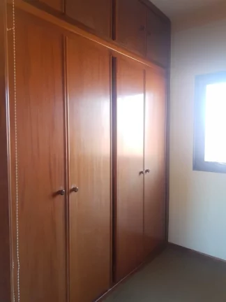 Imagem EXCELENTE LOCALIZAÇÃO. SOBRADO NO CENTRO DE FRANCA. RICO EM ARMÁRIOS .GARAGEM 4 CARROS.