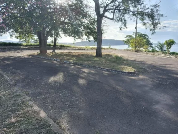 Imagem Rancho no Condomínio Pontal do Lago em Delfinópolis (MG)
