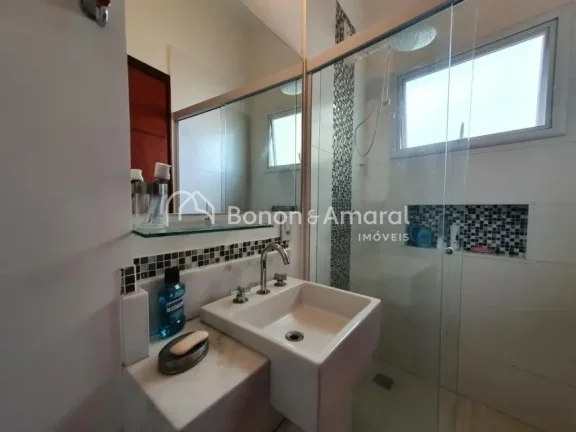 Imagem Esta casa impecável no Condomínio Fiorella em Valinhos oferece um ambiente extremamente arejado e ...