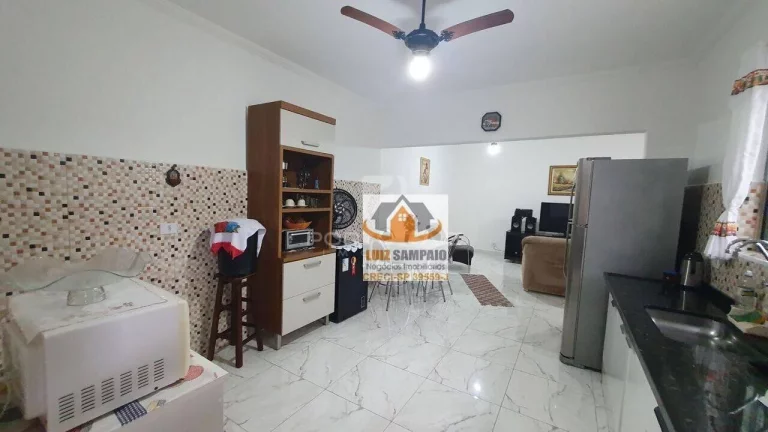 Imagem Casa, 2 Dormitórios, 300m da Praia Satélite