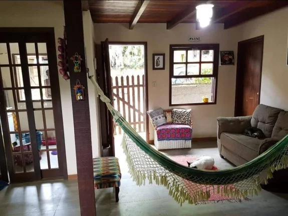 Imagem Vendo esta linda casa no centro de Lumiar - Nova Friburgo.