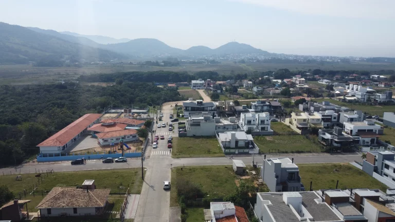 Imagem Terreno à venda no Loteamento Pedra Branca em Garopaba/SC