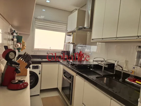 Imagem Apartamento 2 dormitórios (sendo 1 suíte) + 2 vagas de garagem e depósito.