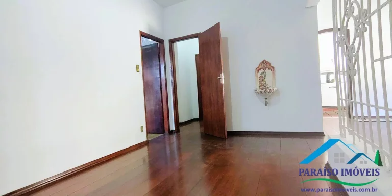 Imagem Oportunidade Única de Investimento e Moradia no Coração de Paraisópolis, MG