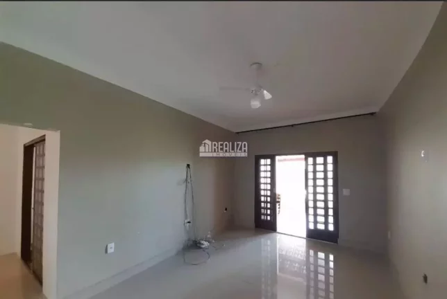 Imagem Casa à venda no Parque das Laranjeiras, Uberaba - 3 dormitórios, suíte, garagem e mais!