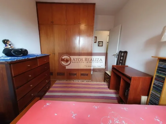 Imagem Vendo SUPER Apartamento na região do Morumbi, um excelente imóvel de 211m², com 3 Dormitorios grandes, sendo 1 Suíte com varanda, Sala de estar e Jantar, Cozinha, Lavanderia com dependência de empregada, banho Social e Lavabo, 3 vagas de garagem cobertas,