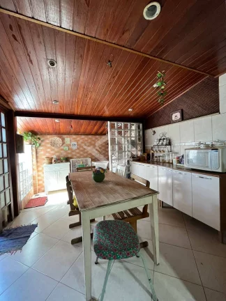 Imagem Casa Triplex de 4 Quartos para Venda na Taquara com 130 m²