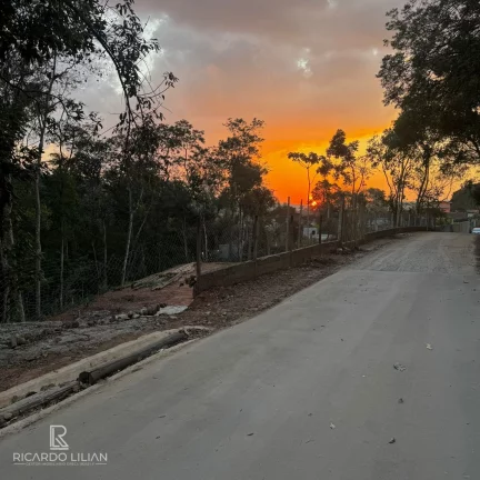 Imagem Terreno sensacional com documentação em ordem, rua asfaltada e localizado a 10 minutos do Centro de Atibaia