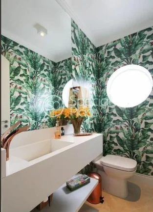 Imagem Amplo apartamento Ã  venda com 3 quartos, sendo 1 suÃ­te, e 3 banheiros no total. Este apartamento Ã...