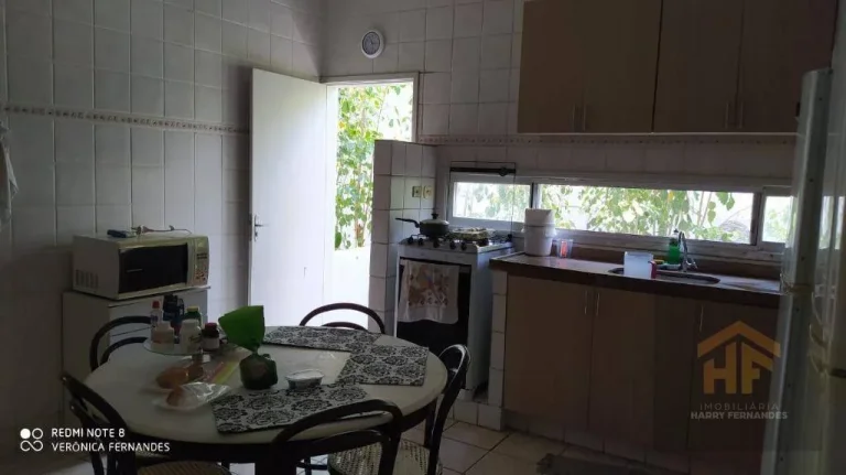 Imagem Casa de 250m² à venda, com 3 quartos (1 suíte), localizada no Sítio dos Pintos, Recife - Pernambuco.
