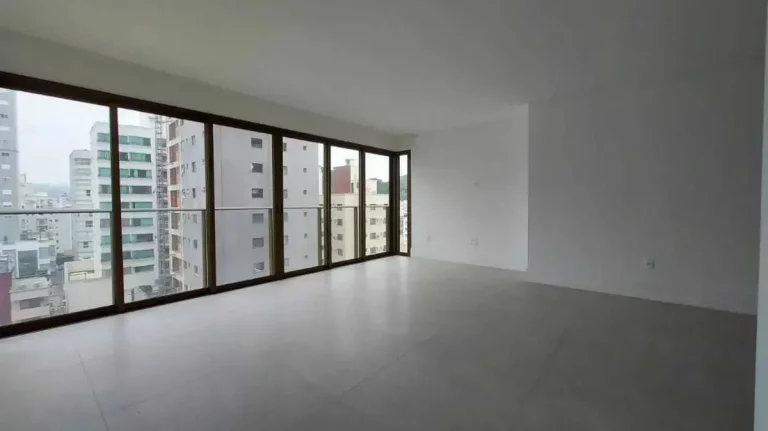 Imagem Apartamento novo de 4 suítes e 3 vagas de garagem no Centro de Balneário Camboriú