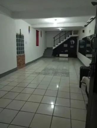 Imagem Salão Comercial de Alto Padrão para Locação na Vila Santana, Sorocaba-SP: 2 Salas, 1 Banheiro, 146m² de Área.