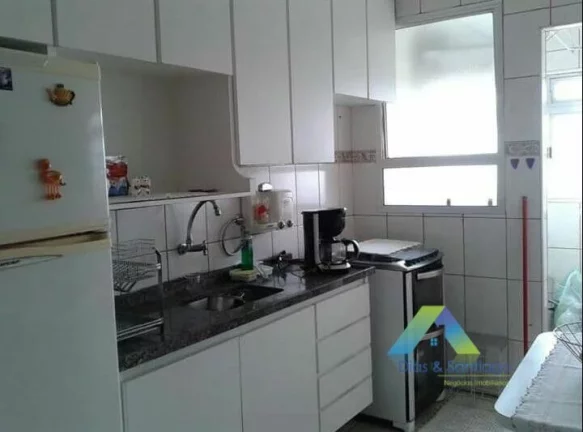 Imagem Lindo apartamento 2 dormitórios,1 vaga localização privilegiada próximo a comercio e transporte publico .