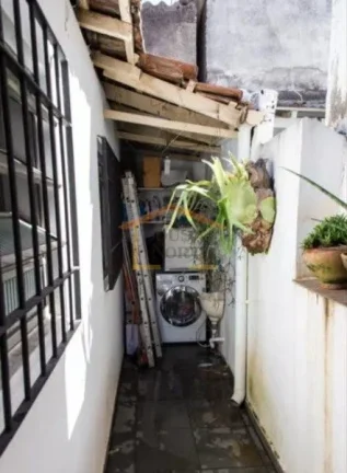 Imagem Casa térrea, 2 dormitórios, banheiro, cozinha, lavanderia, terraço descoberto, sem vaga. 70m².

...