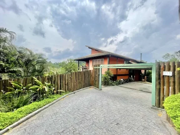 Imagem Cond. Recanto Inpla - CASA DE REVISTA! 3 dorms / 1 suíte + 2 aptos hóspedes