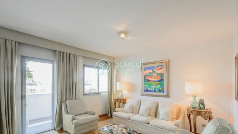 Imagem Cobertura super espaçosa com 432m2, 5 dormitórios ( 2 suítes ) e 4 vagas na garagem. No primeiro ...