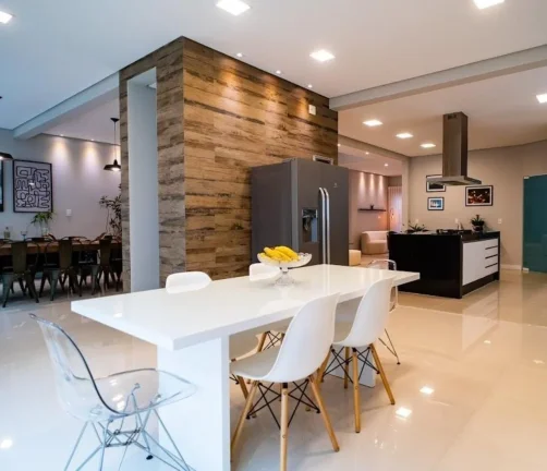 Imagem Casa em Condomínio de Luxo em Itapeva, Votorantim-SP: 3 Quartos, 3 Suítes, 4 Vagas de Garagem, 280m² de Área!