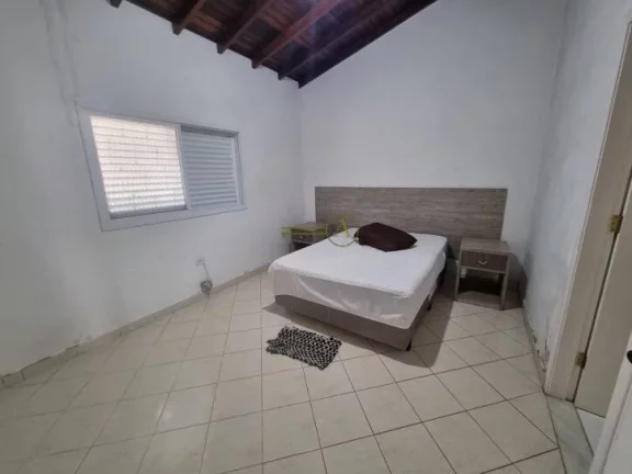 Imagem Casa térrea, com piscina e churrasqueira à venda apenas 40 metros da praia