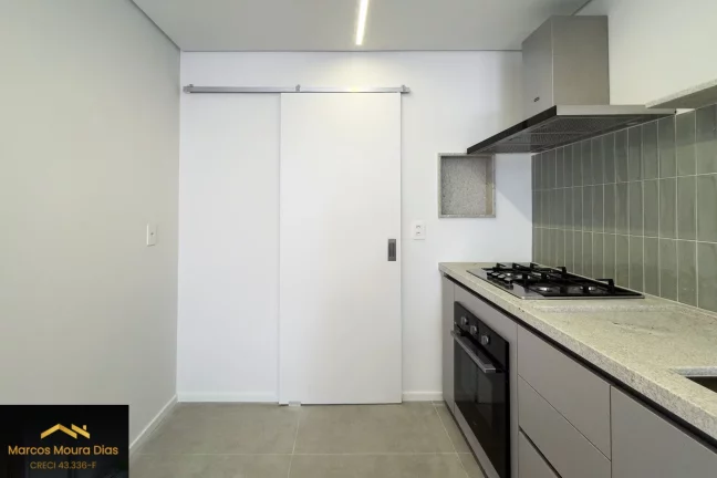 Imagem Apartamento no Alto da Lapa REFORMADO com 2 Dormitórios e 1 Vaga Coberta. Edifício com Lazer